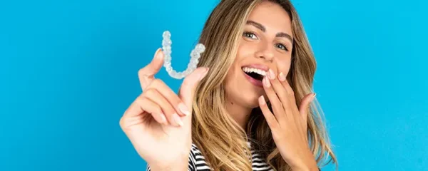 Aligneurs dentaires transparents